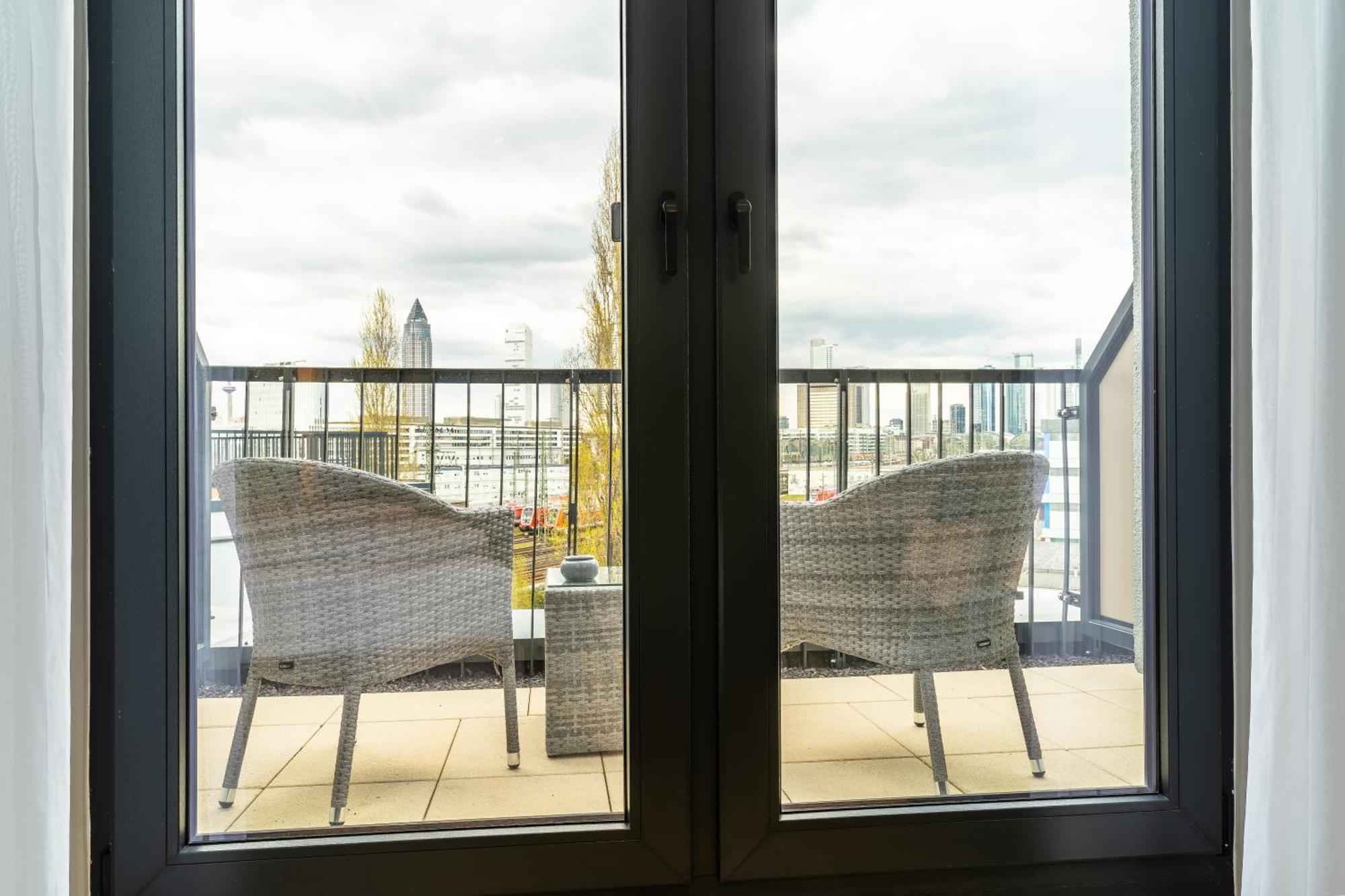 Maseven Frankfurt Messe Aparthotel Frankfurt am Main ภายนอก รูปภาพ