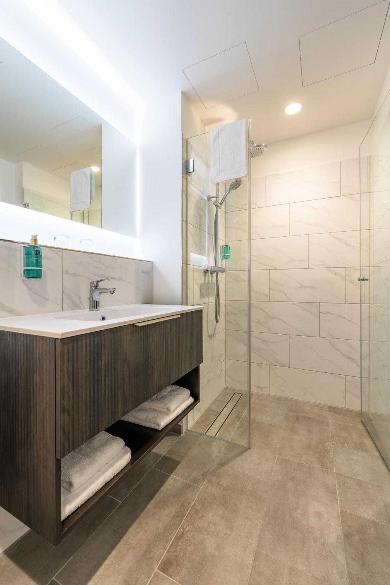 Maseven Frankfurt Messe Aparthotel Frankfurt am Main ภายนอก รูปภาพ